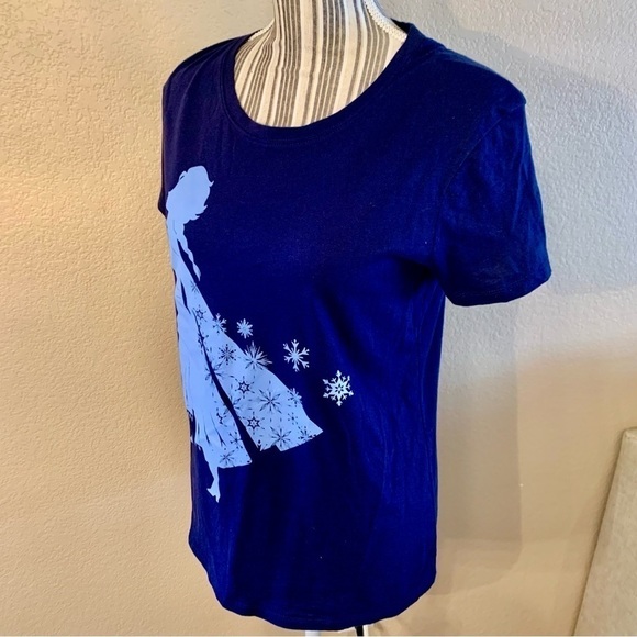 NWT Frozen II Tee Small Dark Blue Light Blue Shadow Image Disney Cotton - Picture 5 of 13